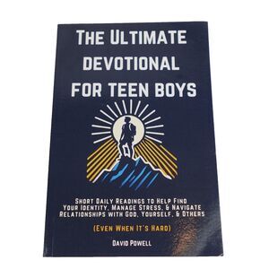 The Ultimate Devotional for Teen Boys: Short daily readings to help find your id